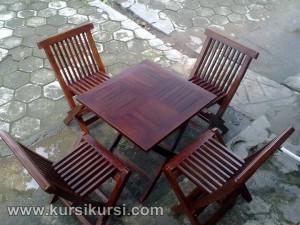 Set Kursi Makan Lempit Outdoor dan Indoor