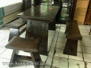 Set Kursi Makan Model Bangku Kayu Trembesi
