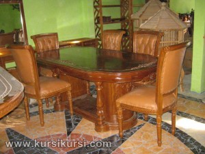 Set Kursi Makan Ukir Salina Jok