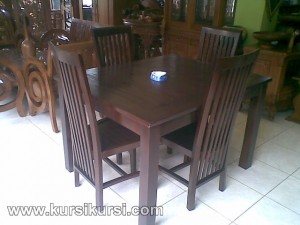 Set Kursi Meja Makan Balero Tengahan