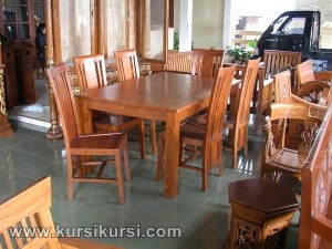 Set Kursi Meja Makan Balero Tengahan